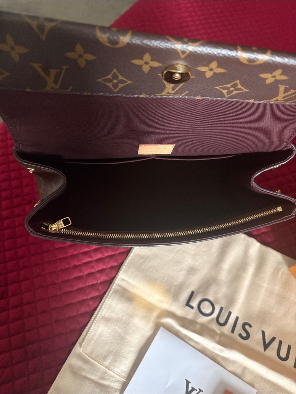 Louis Vuitton Cluny MM Monogram Canvas Messenger Bag with Blue Strap Accent - Picture 5 of 9